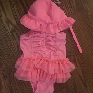 Old Navy - Swimsuit and hat